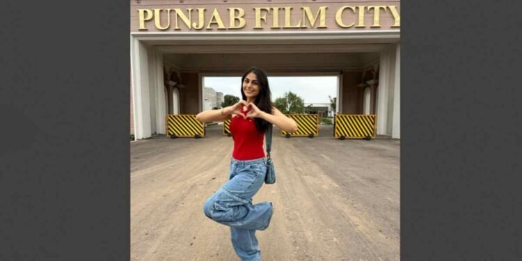 Heer Achhra, Punjabi Actress, Model Heer Achhra, Punjabi Cinema, Punjabi Film, Film Debut, Film Shooting, Punjab Film City, Punjab, India, Entertainment Industry, Music Videos , Commercials ,Advertising, Fashion, Acting, Debut, Buzz ,Popularity, Fresh Talent,