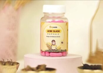 Girlyveda, Acne Slash Capsules, Ayurvedic acne treatment, natural skincare, clear skin, women's wellness, herbal remedies, internal skin health, acne solution, holistic skincare