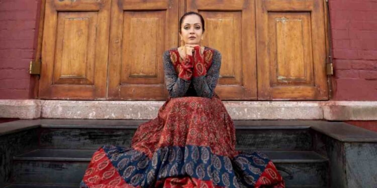 Sheena Chohan, Arjunanin Allirani, Tamil folk drama, Vino Vikraman Pillai film, Ilaiyaraaja music, B Jeyamohan, EBG Films, Tamil cinema news