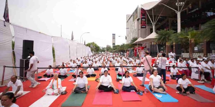 International Yoga Day Celebrated with Great Enthusiasm at KW Delhi 6 Mall 1 International Yoga Day Ghaziabad, KW Delhi 6 Mall events, Raj Nagar Extension, Yoga Day celebration, local events in Ghaziabad