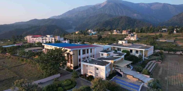 Engineering Individual Brilliance: Why True Adaptive Learning Redefines Girls' Education 1 Vantage Hall Girls Residential School, best boarding school in Dehradun, girls boarding school Uttarakhand, adaptive learning model, personalized learning for girls, STEM education for girls, multi-teacher cohort, CBSE girls boarding school, IIT Madras School Connect, student teacher ratio 1:5